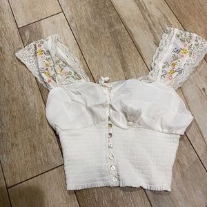 Forever 21 woman’s cropped top